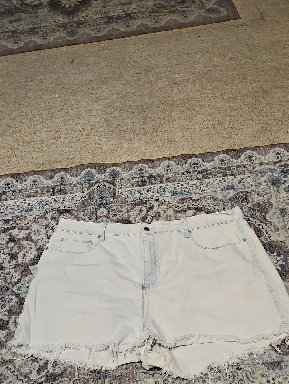 Good American White Distressed Denim Jean Shorts
